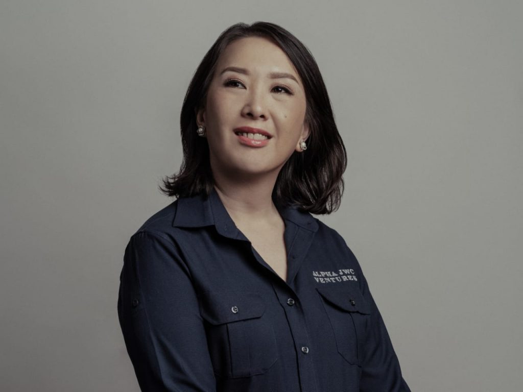 Female Investors Erika Dianasari Go